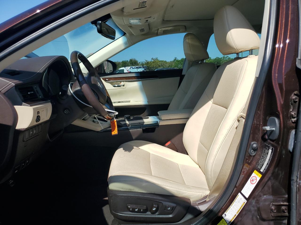 2016 Lexus ES - Image 7