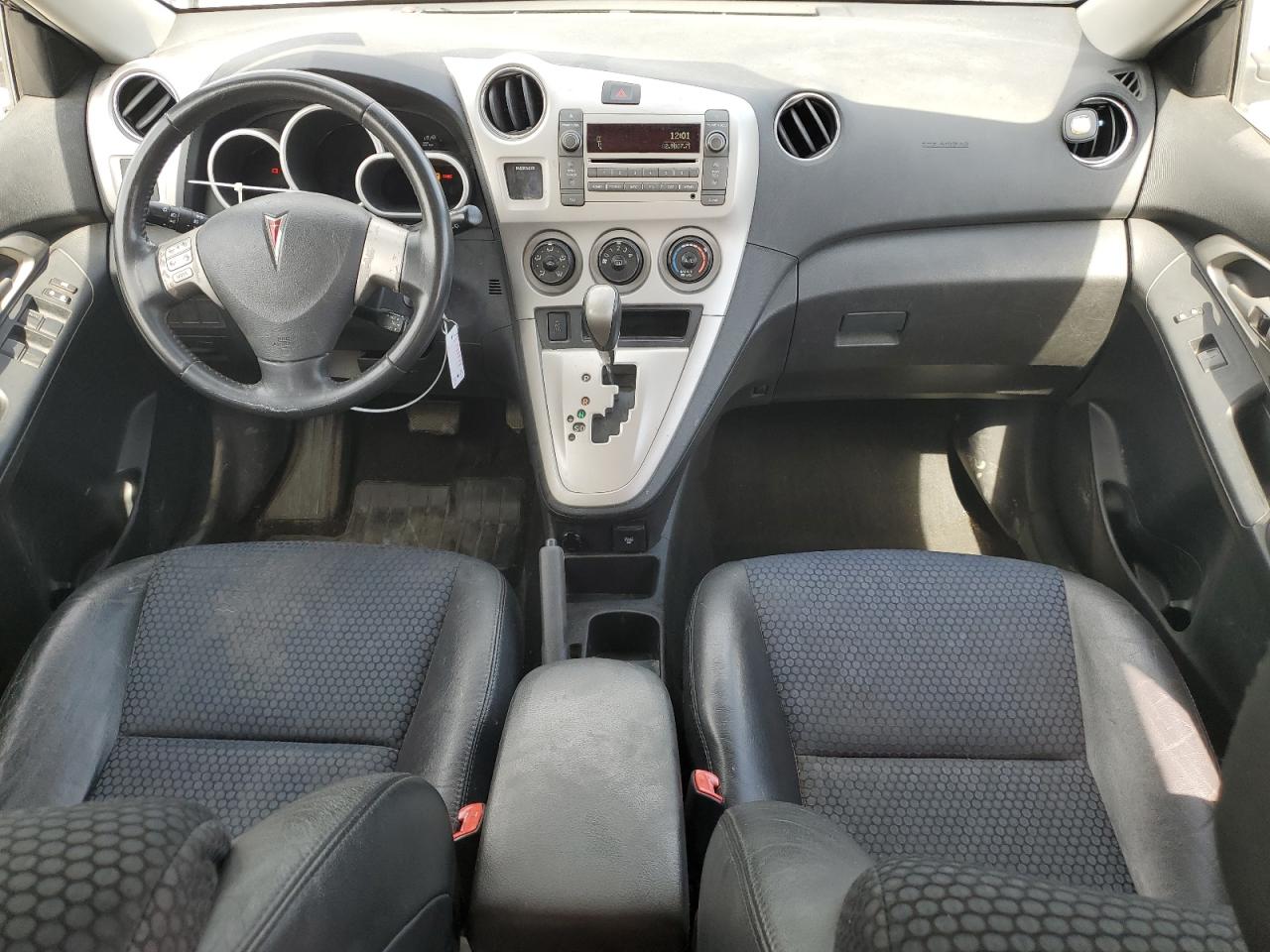 2010 Pontiac Vibe - Image 8