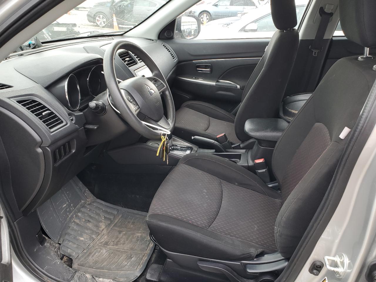 2019 Mitsubishi Outlander - Image 7
