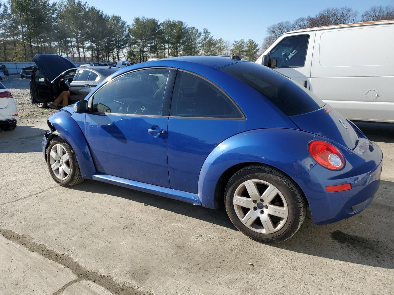 2007 Volkswagen Beetle - Image 2