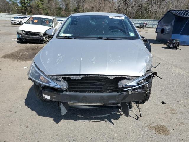  HYUNDAI ELANTRA 2019 Серебристый