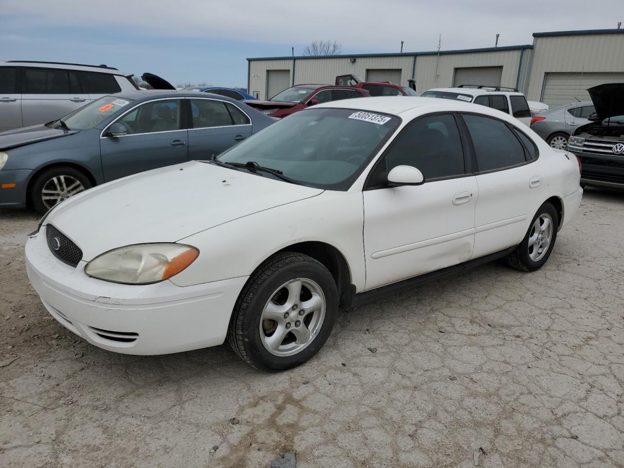 2004 Ford Taurus Se იყიდება Kansas City-ში, KS - Front End