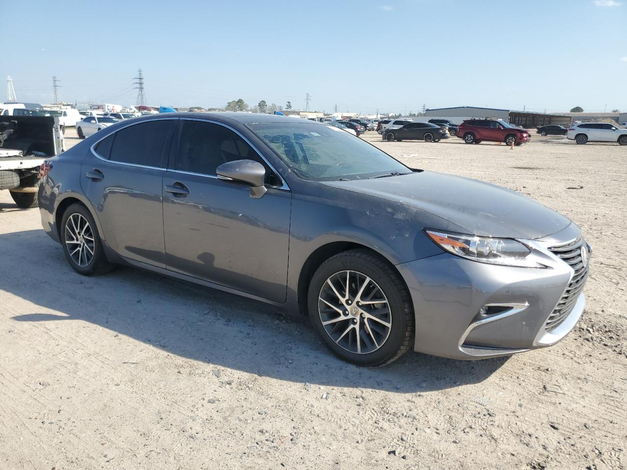 2017 Lexus ES - Image 4