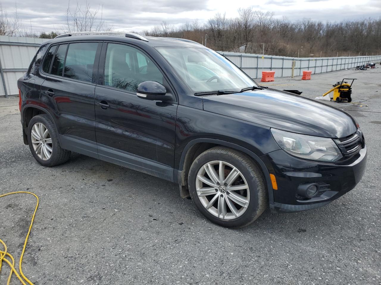 2016 Volkswagen Tiguan - Image 4