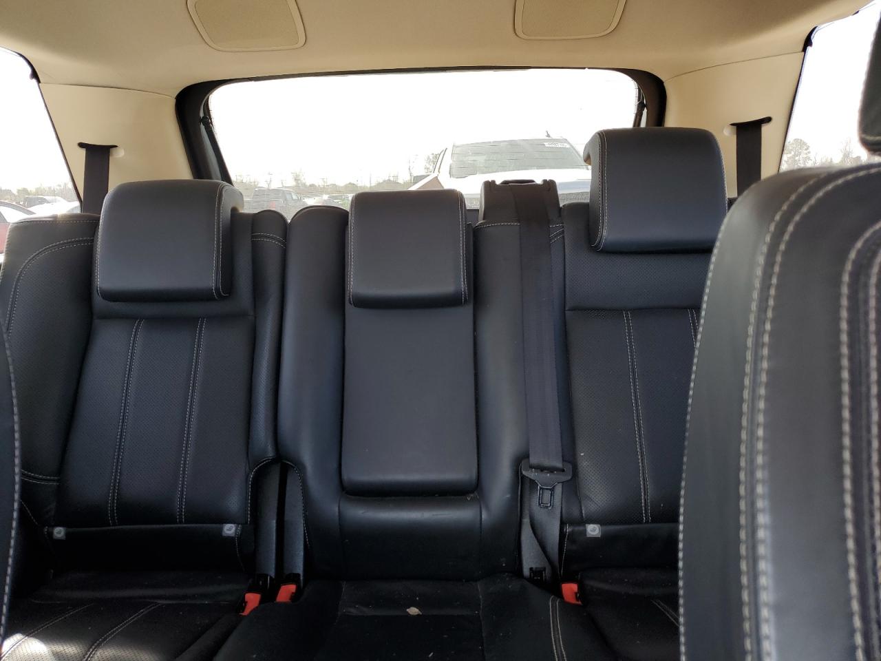 2010 Land Rover Range Rover - Image 10