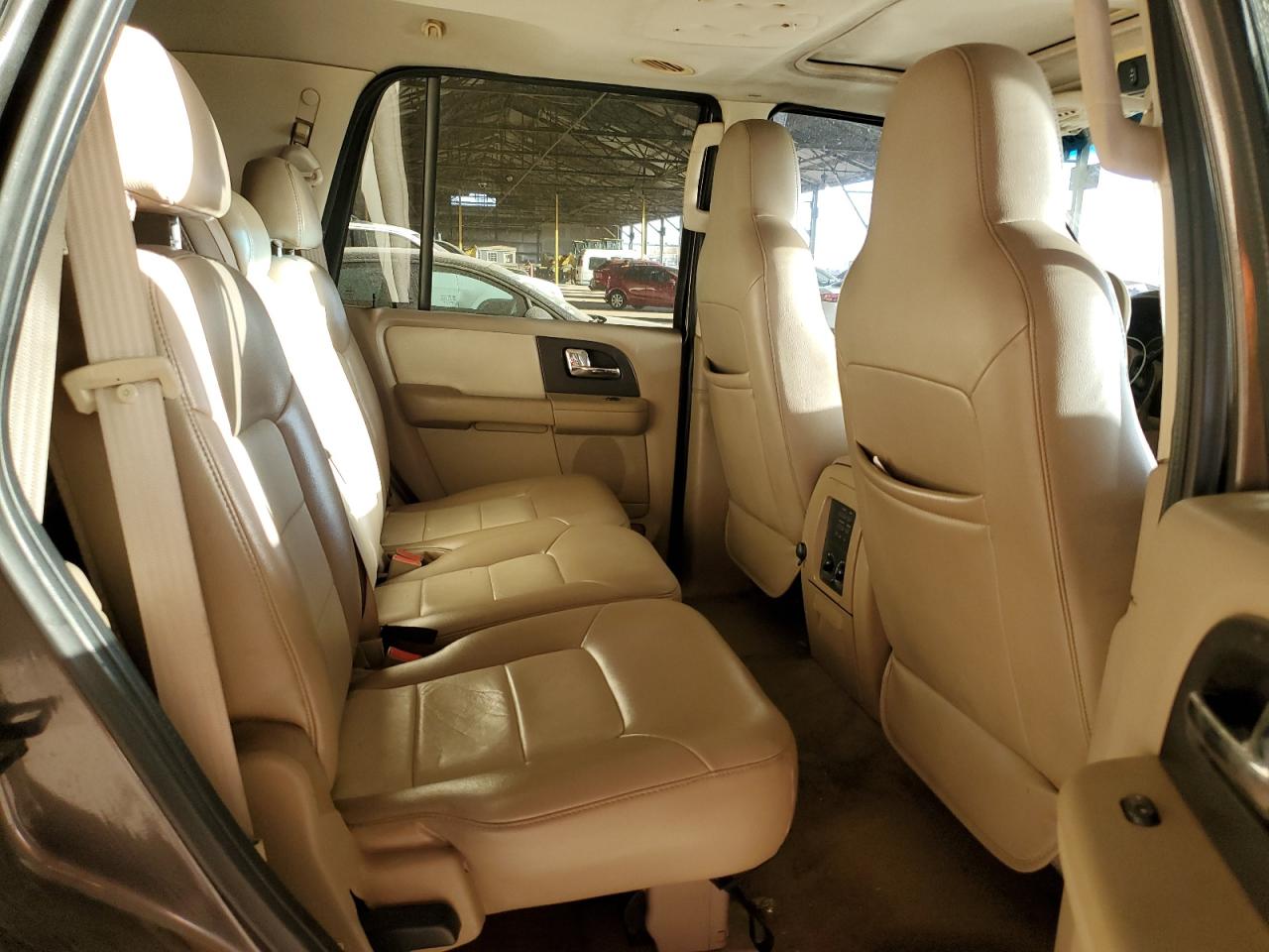 2006 Ford Expedition - Image 11