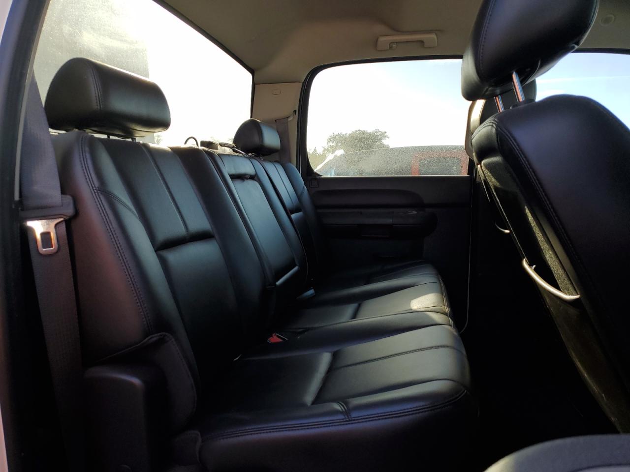 2012 Chevrolet Silverado - Image 10