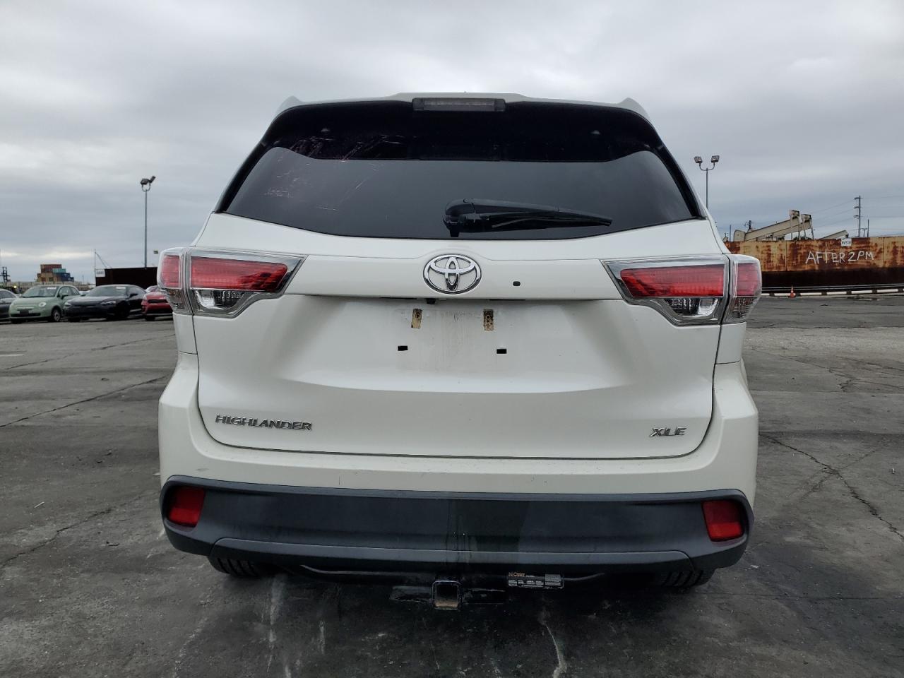 2016 Toyota Highlander - Image 6