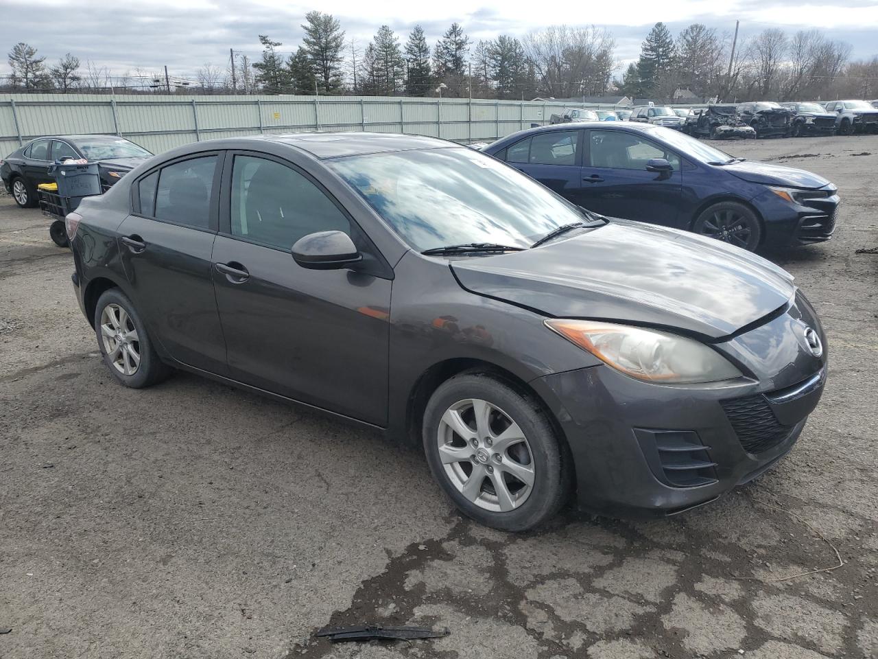 2010 Mazda 3 - Image 4