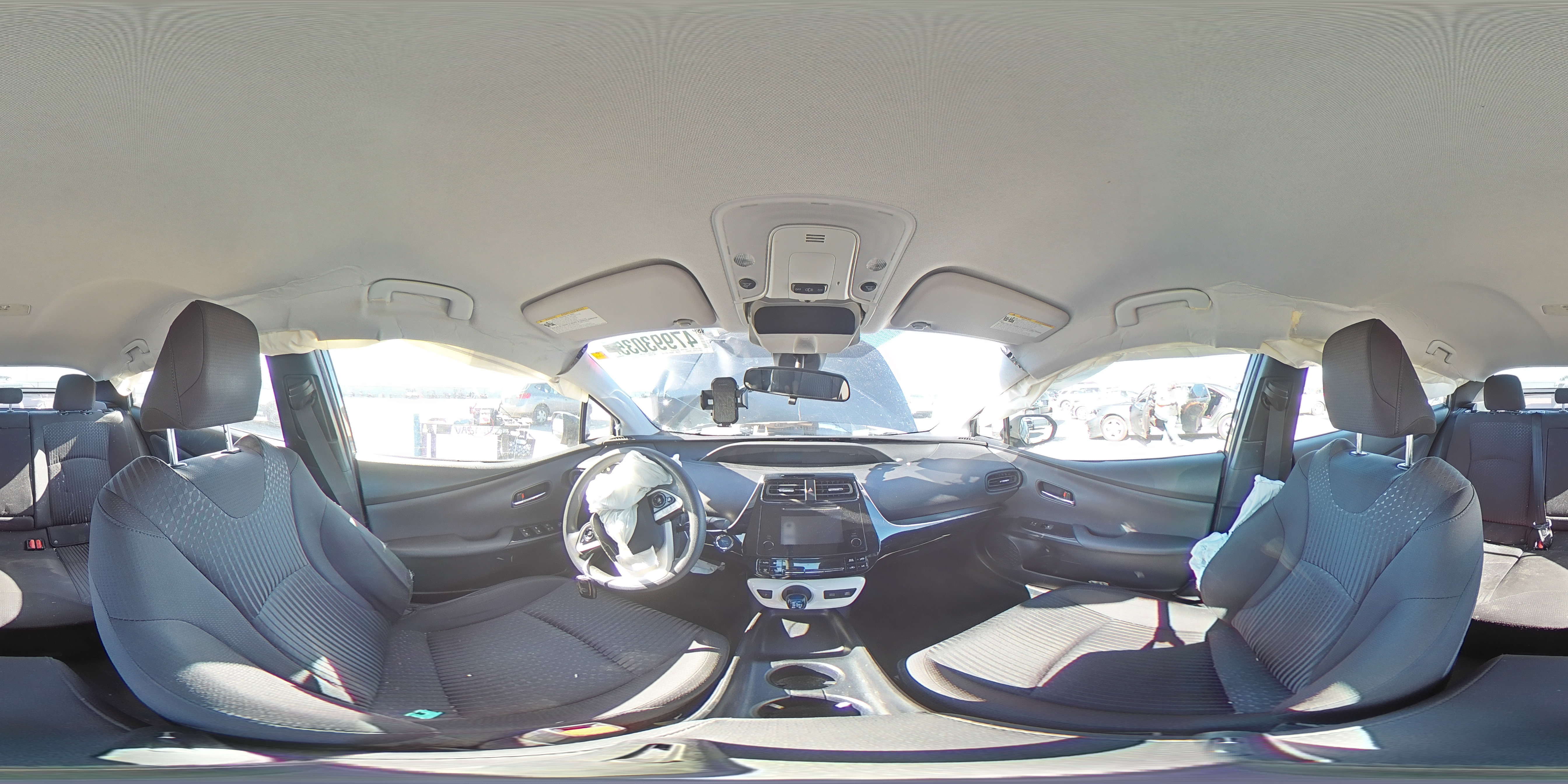 2018 Toyota Prius - Image 13