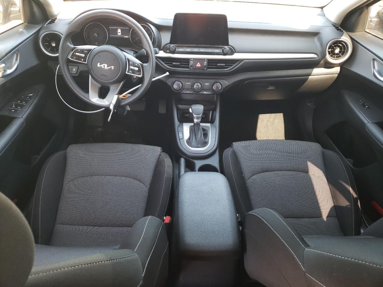 2023 Kia Forte - Image 8