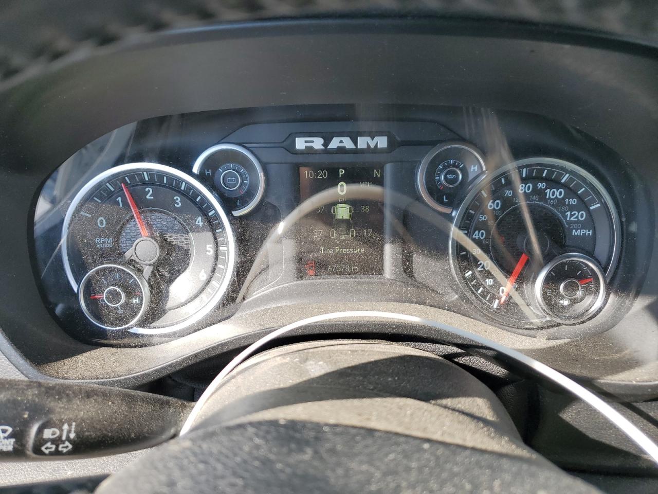 2021 RAM 1500 - Image 9
