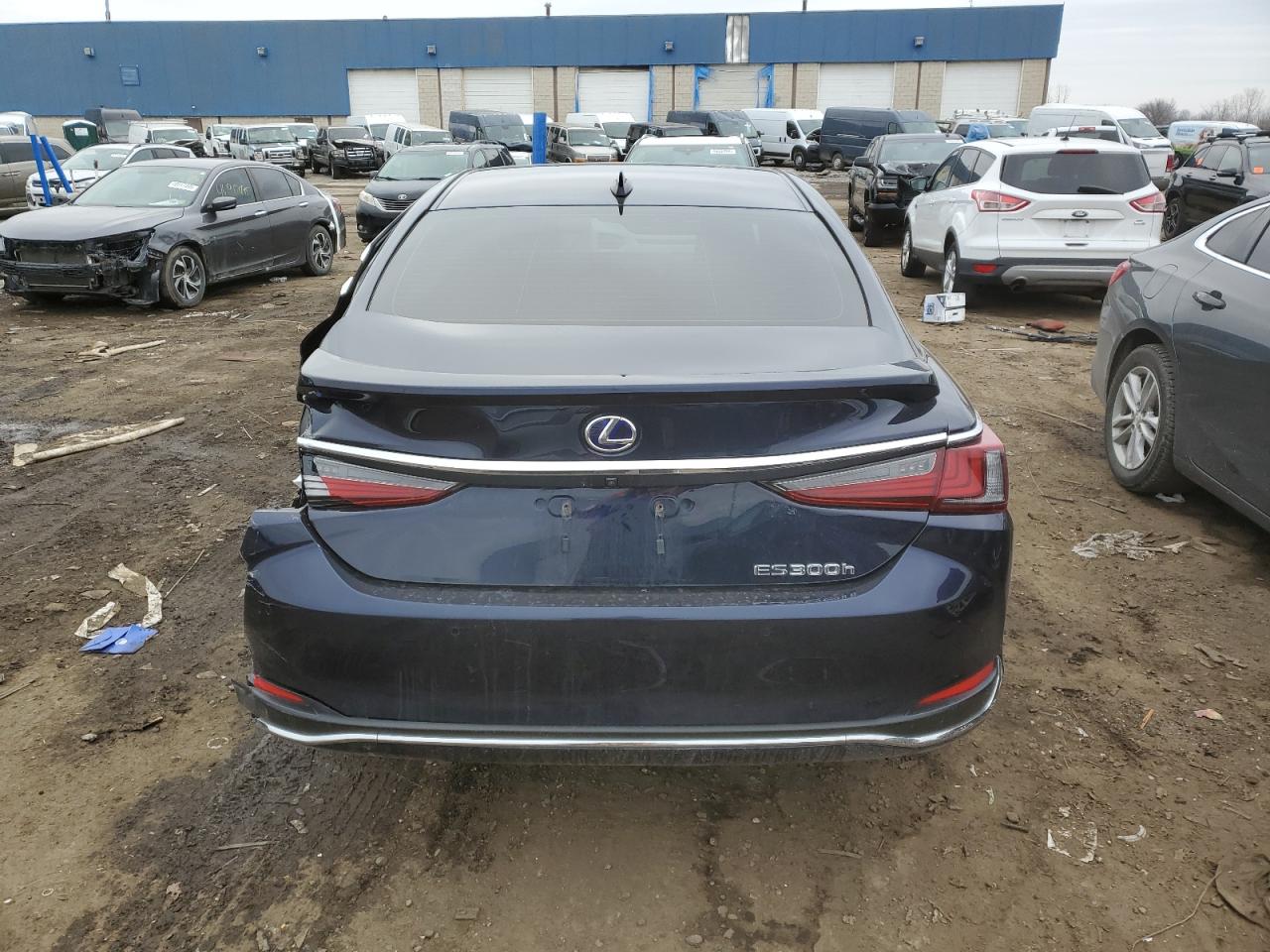 2019 Lexus ES - Image 6