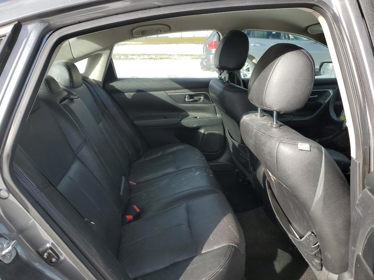 2015 Nissan Altima - Image 10