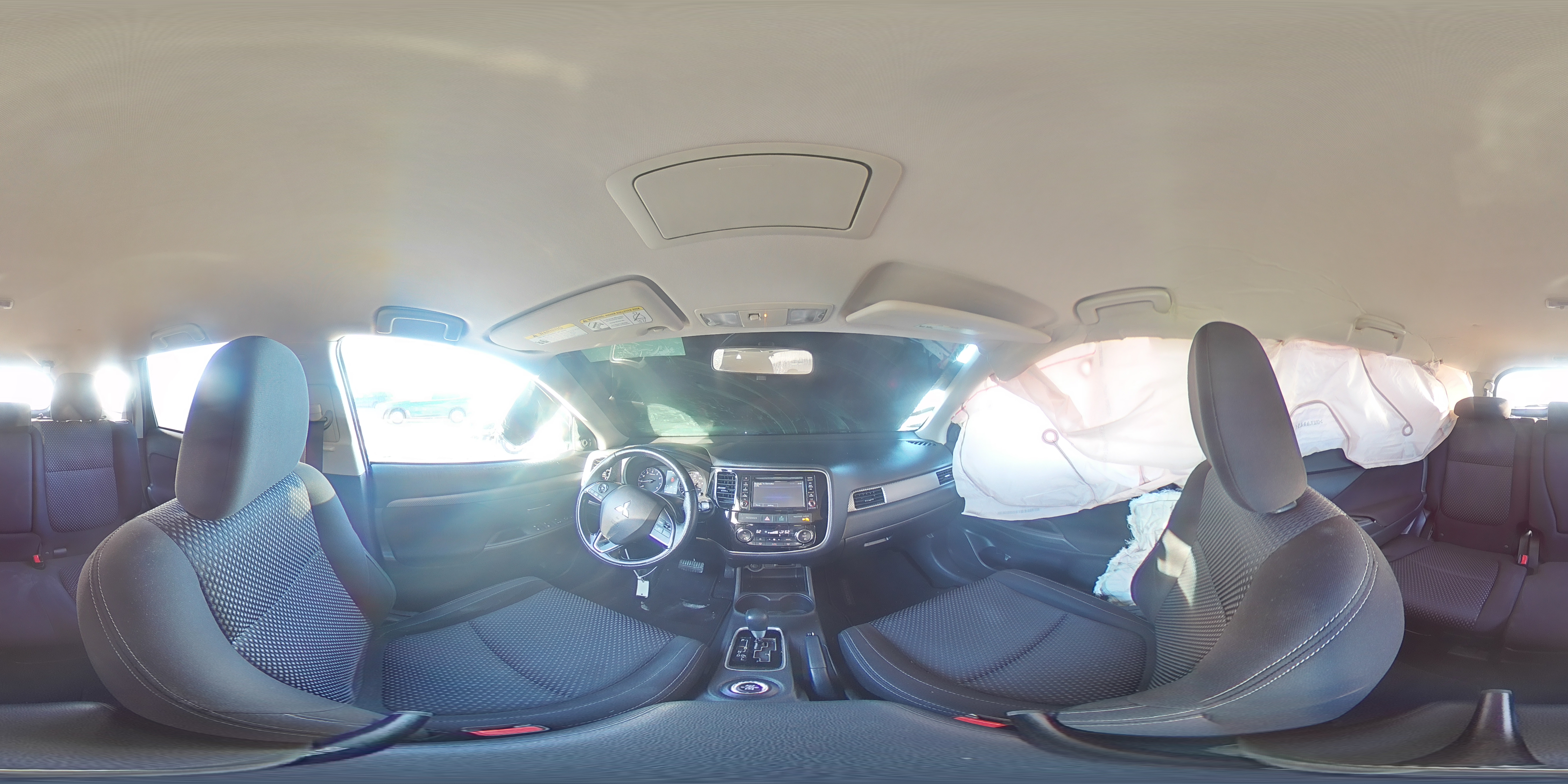 2016 Mitsubishi Outlander - Image 14