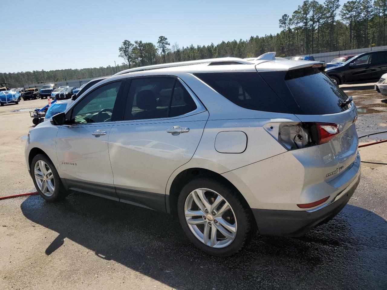 2020 Chevrolet Equinox - Image 2