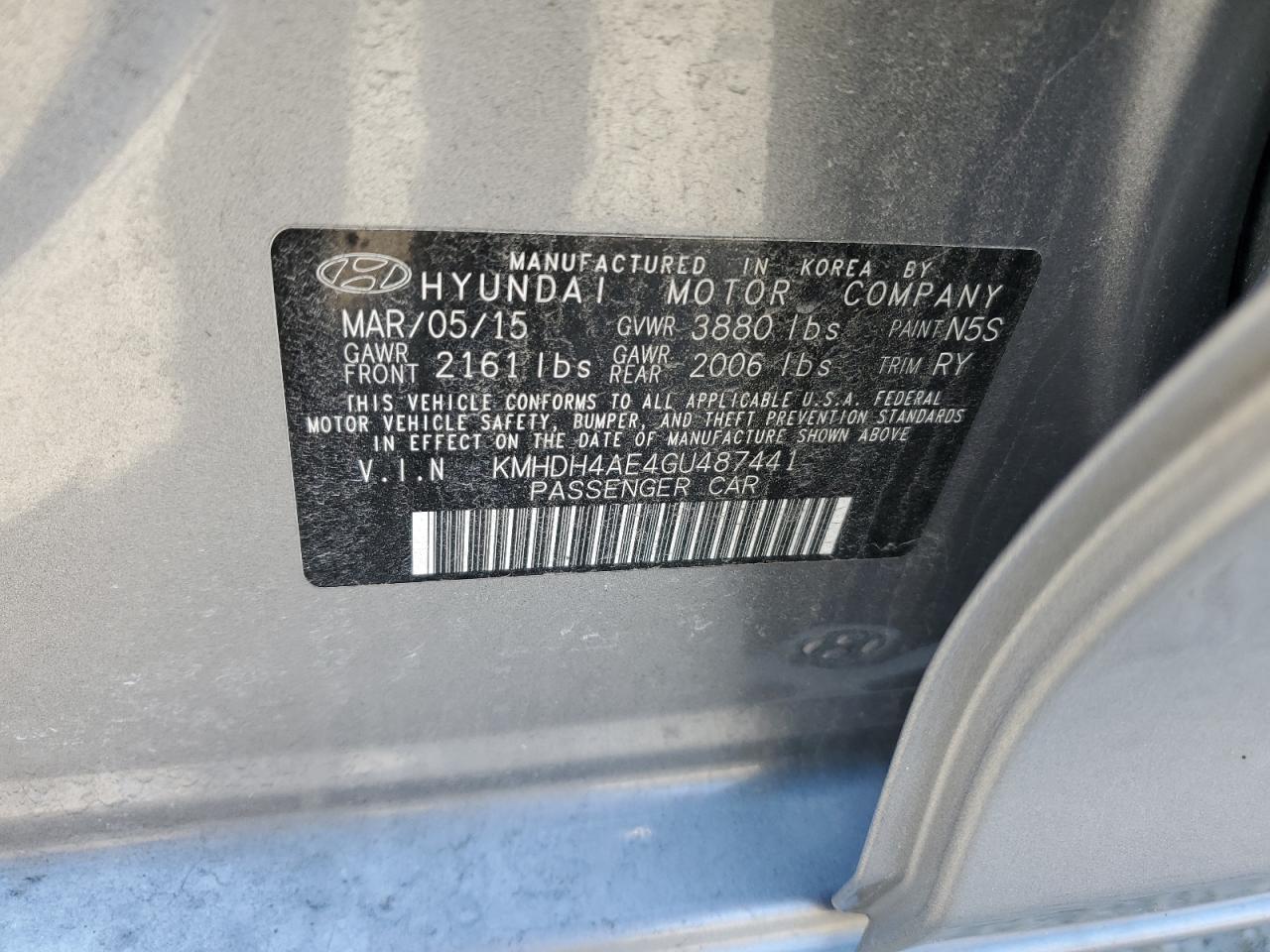 2016 Hyundai Elantra - Image 12