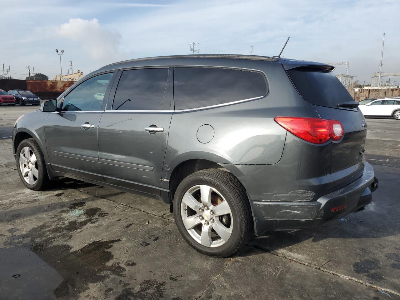 2011 Chevrolet Traverse - Image 2