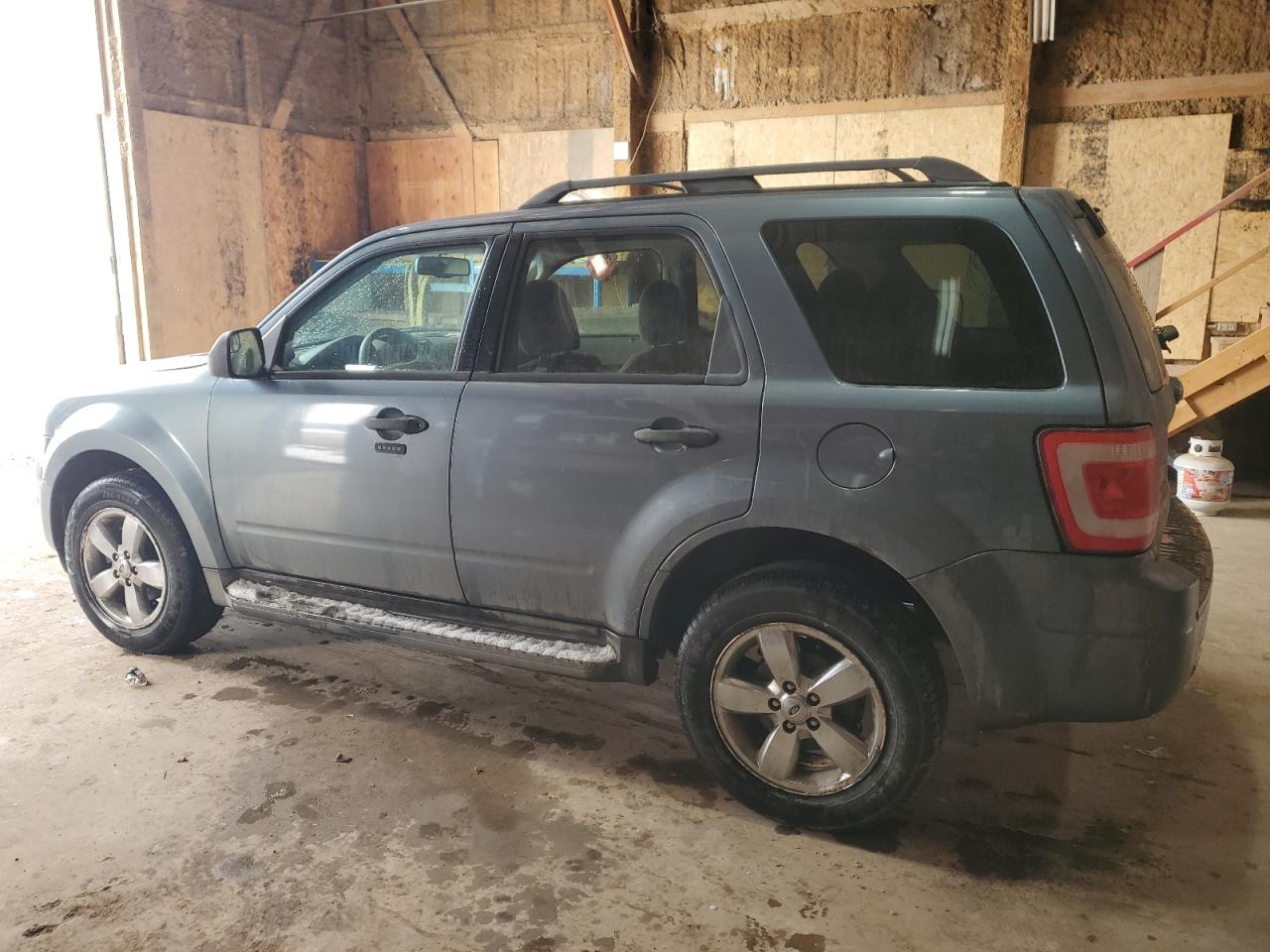 2010 Ford Escape - Image 2