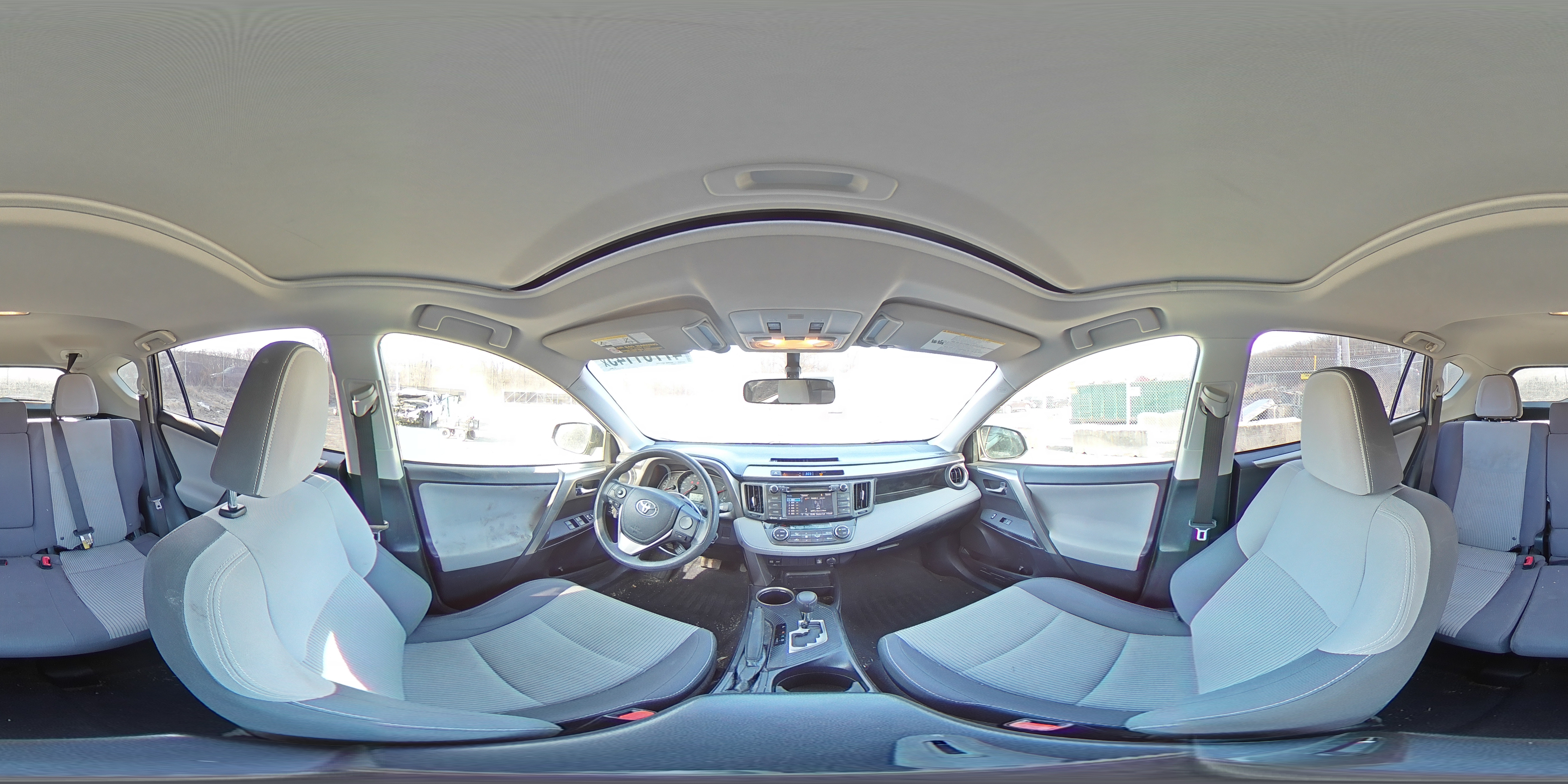 2015 Toyota RAV 4 - Image 13