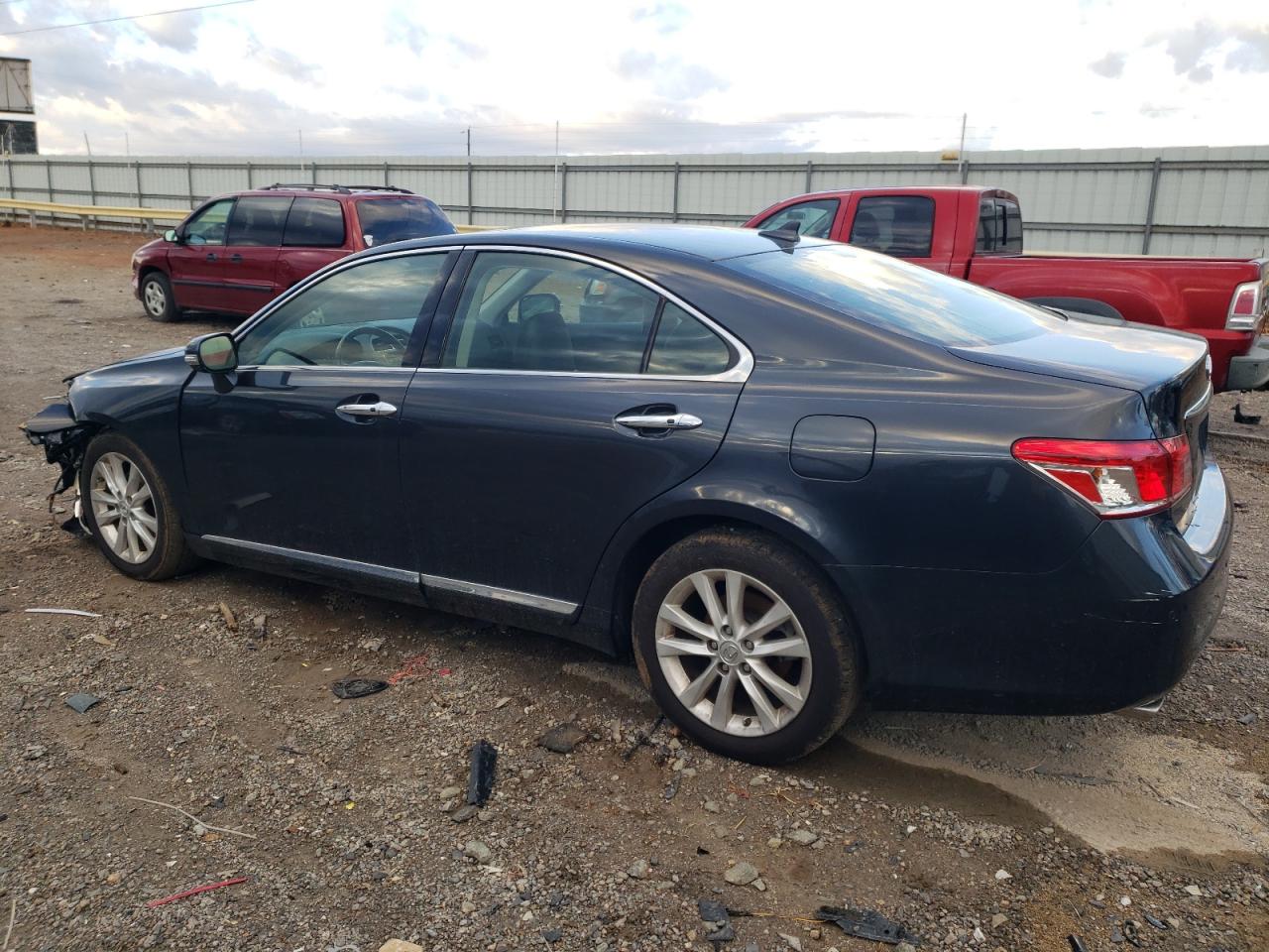 2011 Lexus ES - Image 2