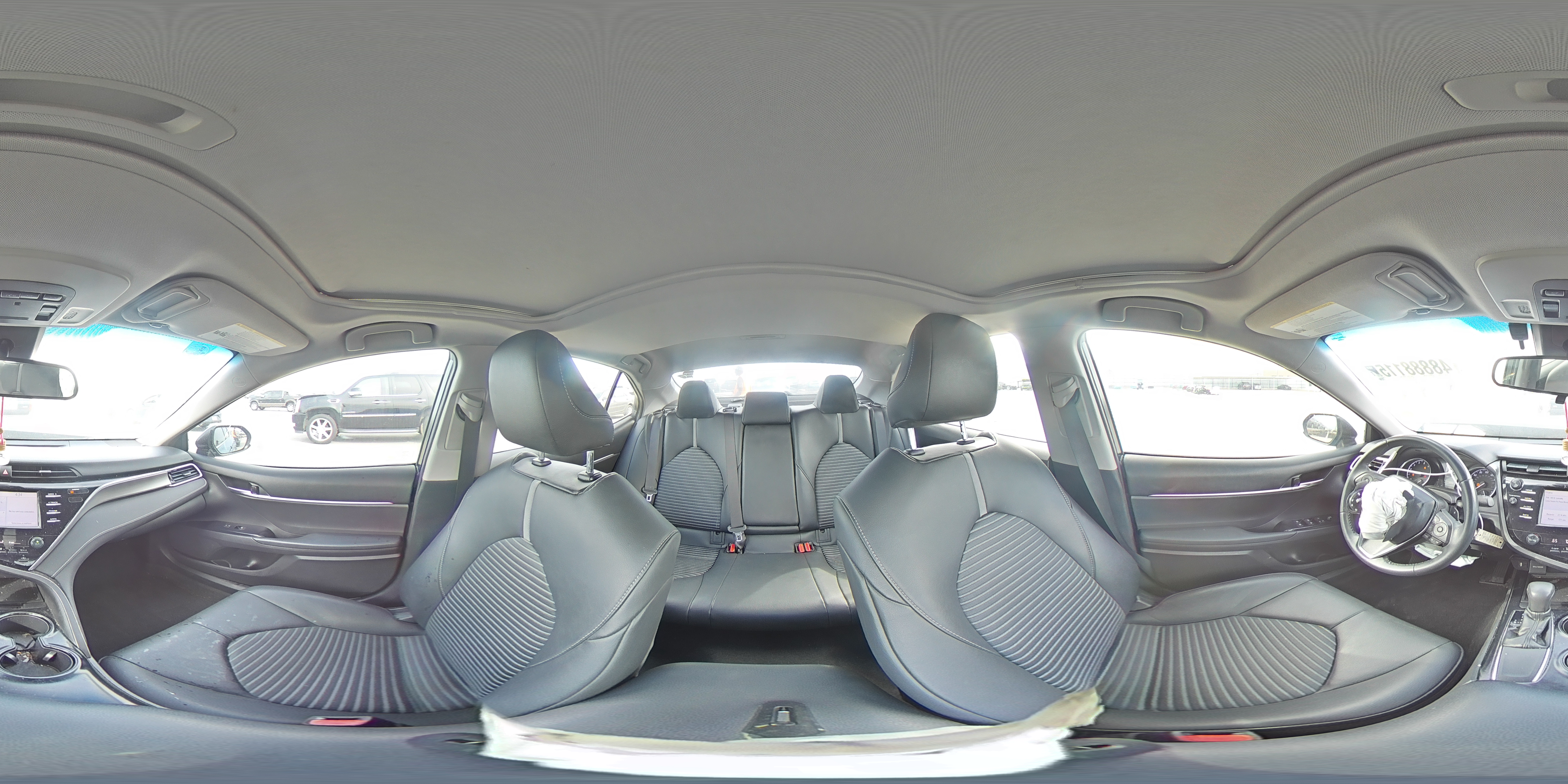 2018 Toyota Camry - Image 12
