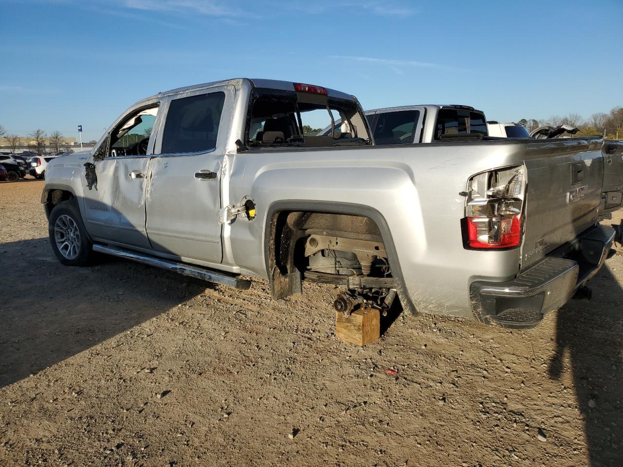 2015 GMC Sierra - Image 2