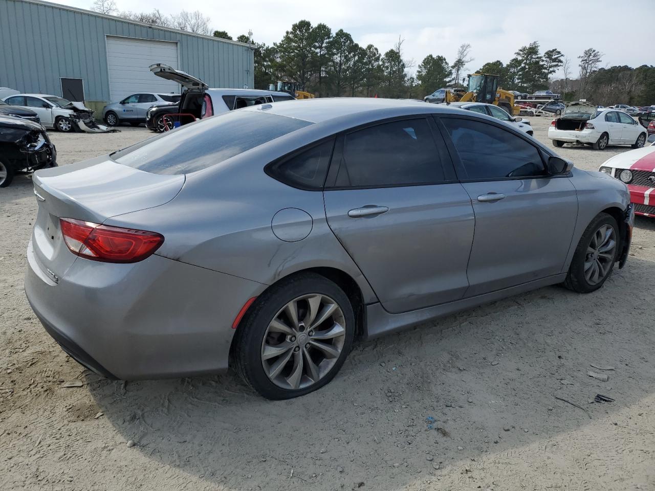 2016 Chrysler 200 - Image 3