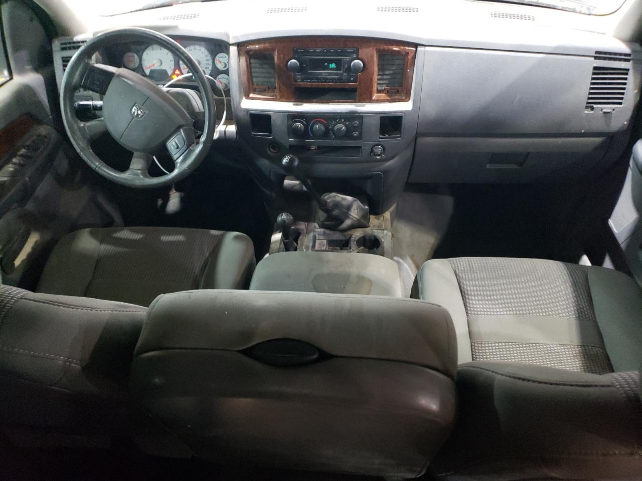 2006 Dodge RAM - Image 8