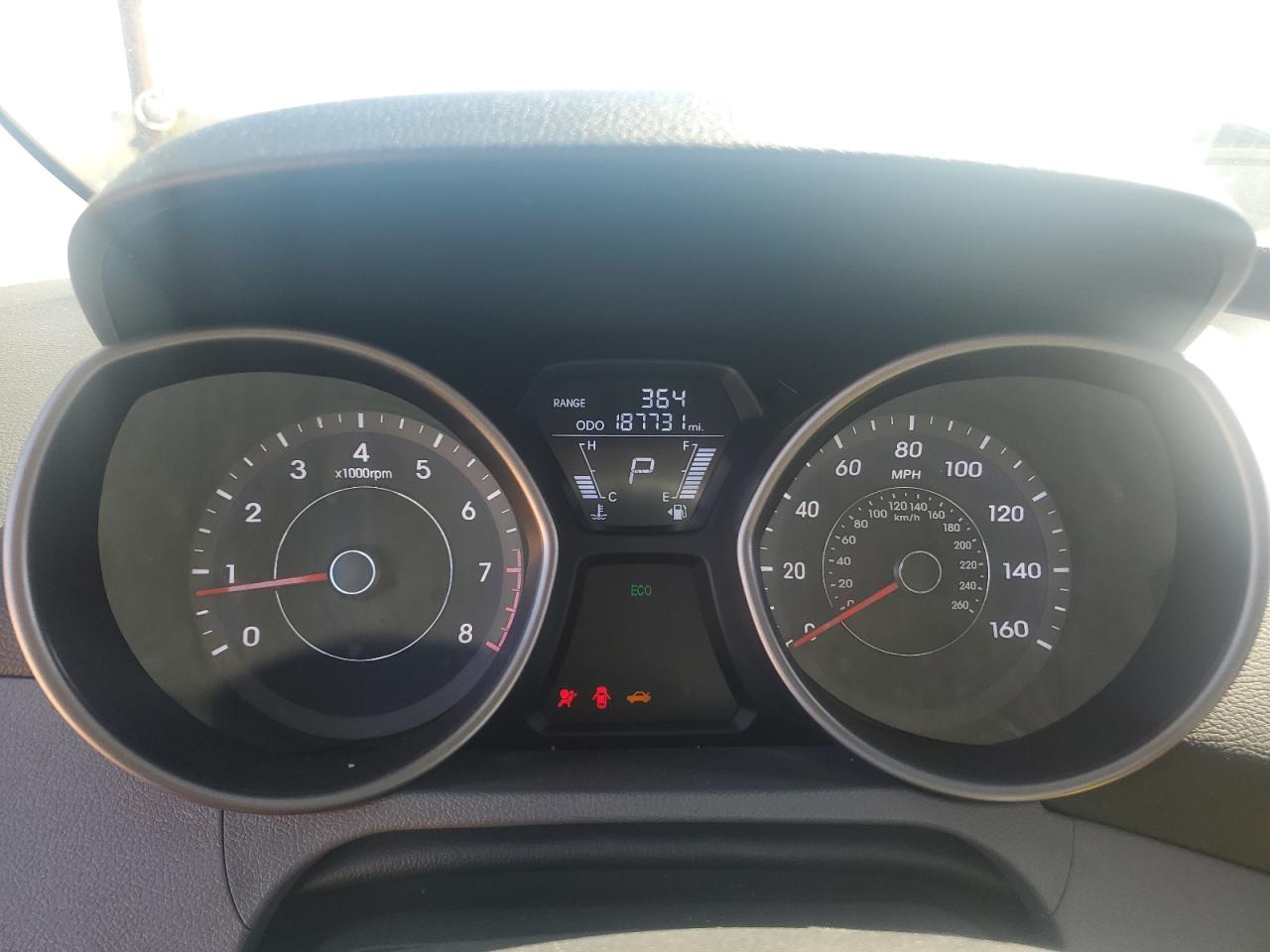 2013 Hyundai Elantra - Image 9