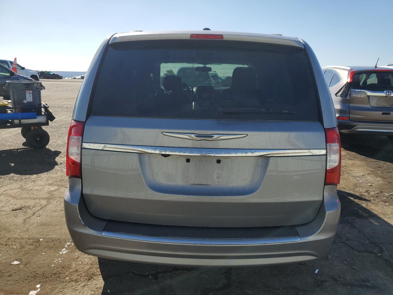 2015 Chrysler Town & Country - Image 6