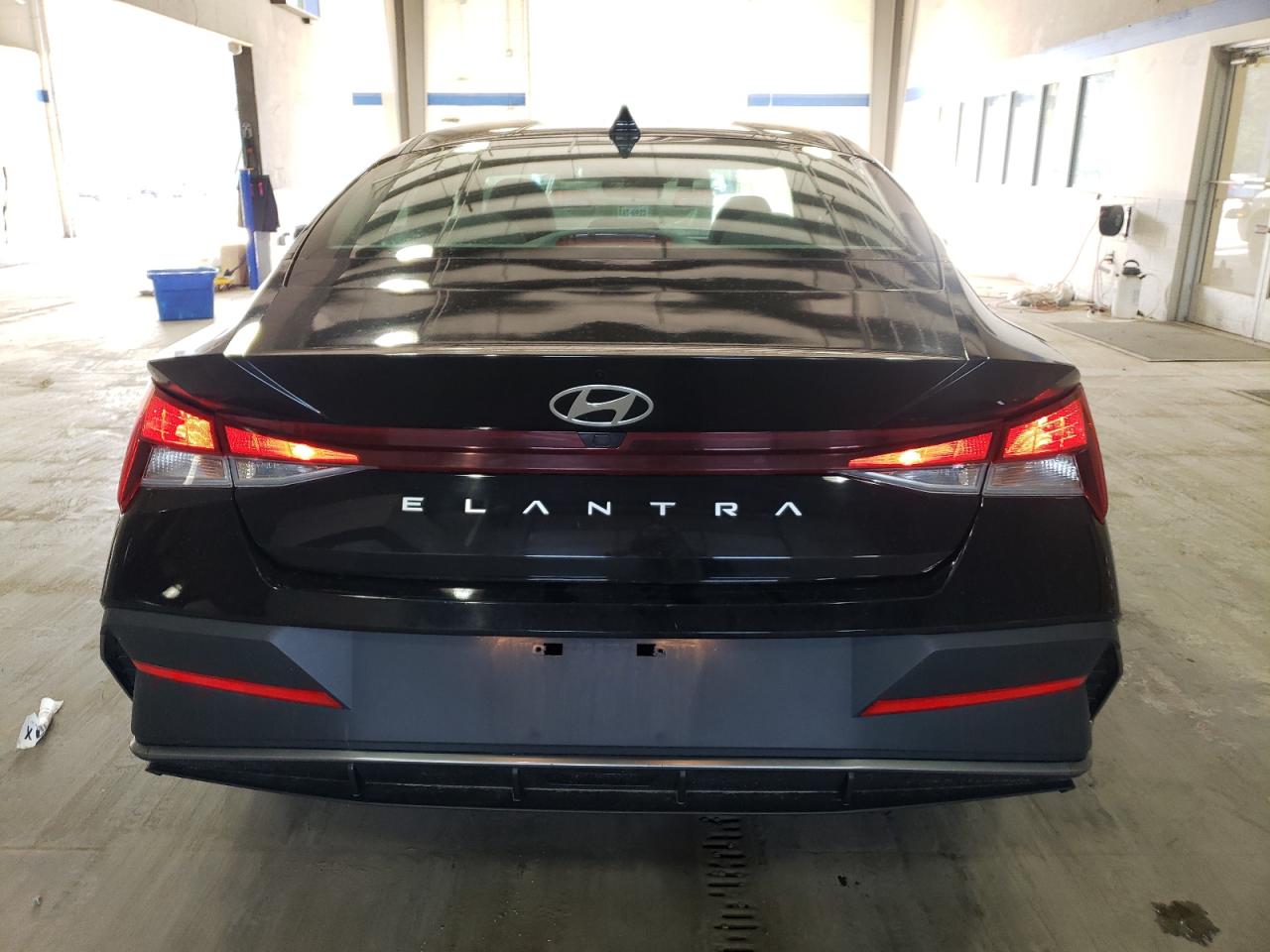 2024 Hyundai Elantra - Image 6