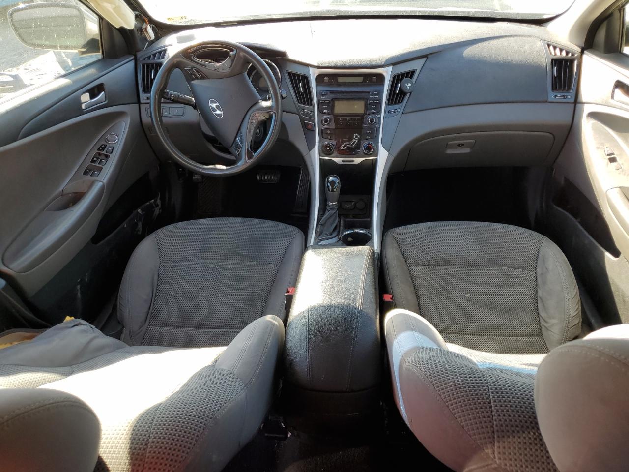 2012 Hyundai Sonata - Image 8