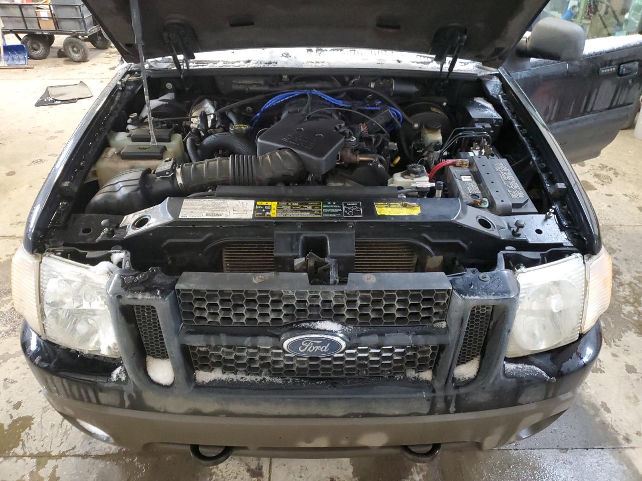 2003 Ford Explorer - Image 11