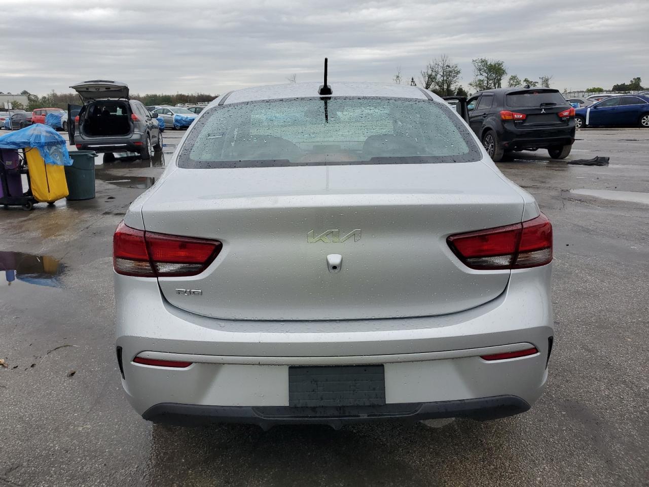 2023 Kia Rio - Image 6