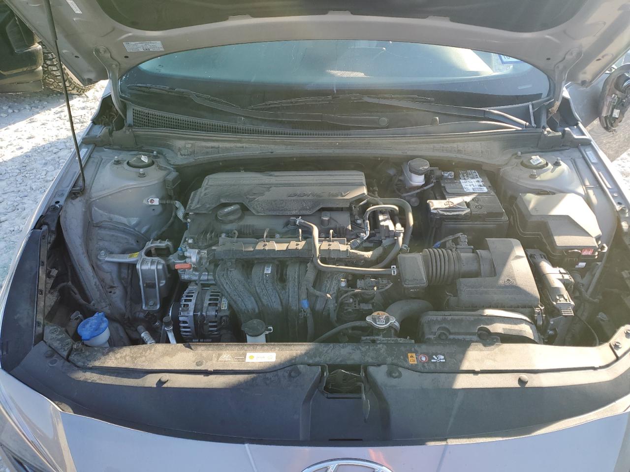2022 Hyundai Elantra - Image 11
