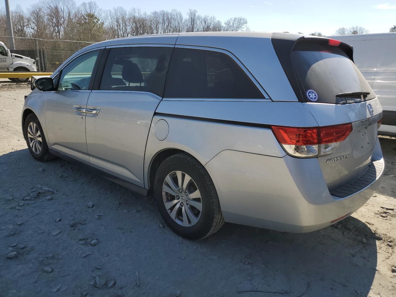 2015 Honda Odyssey - Image 2