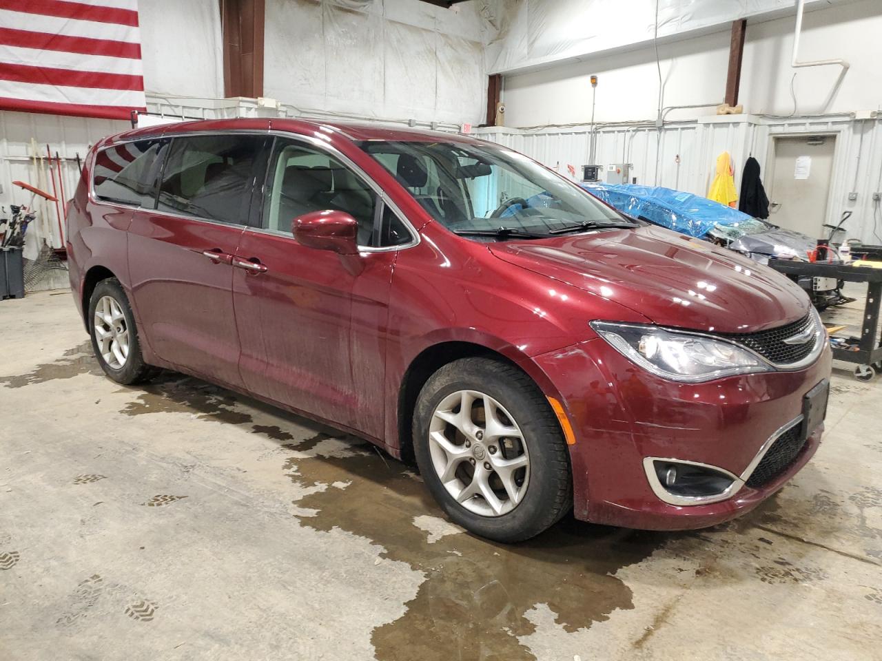 2018 Chrysler Pacifica - Image 4