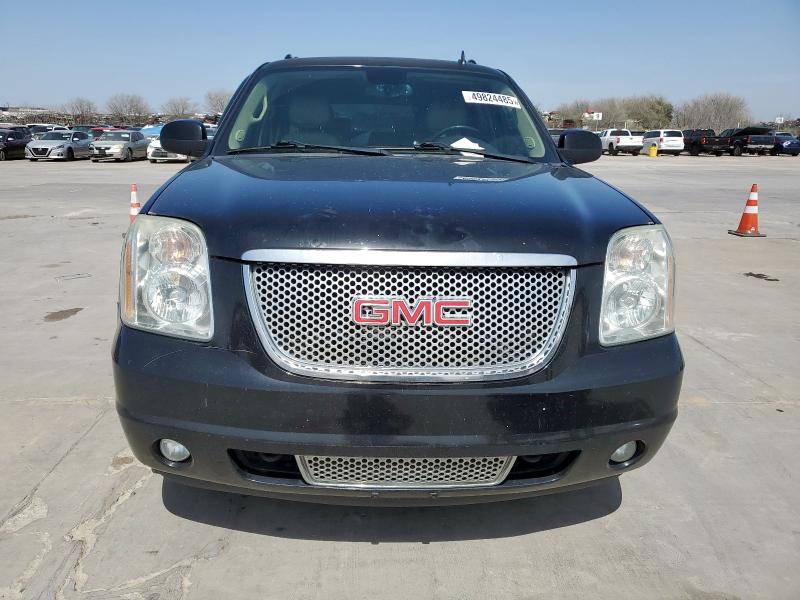  GMC YUKON 2013 Черный