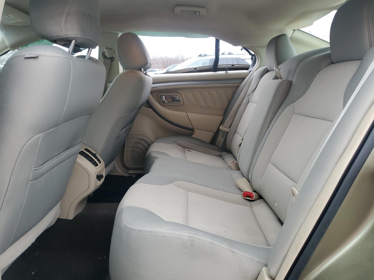 2013 Ford Taurus - Image 10