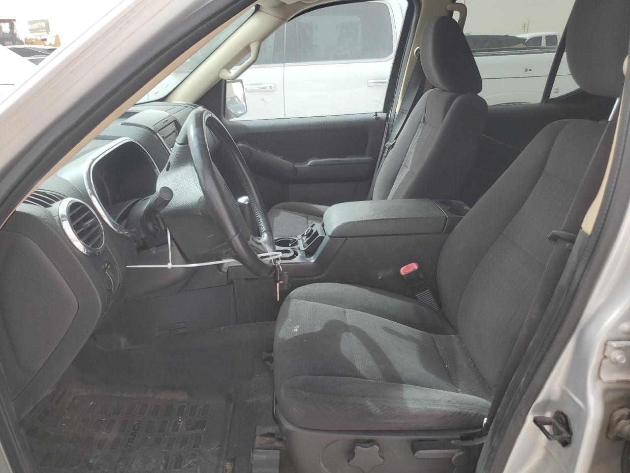 2010 Ford Explorer - Image 7