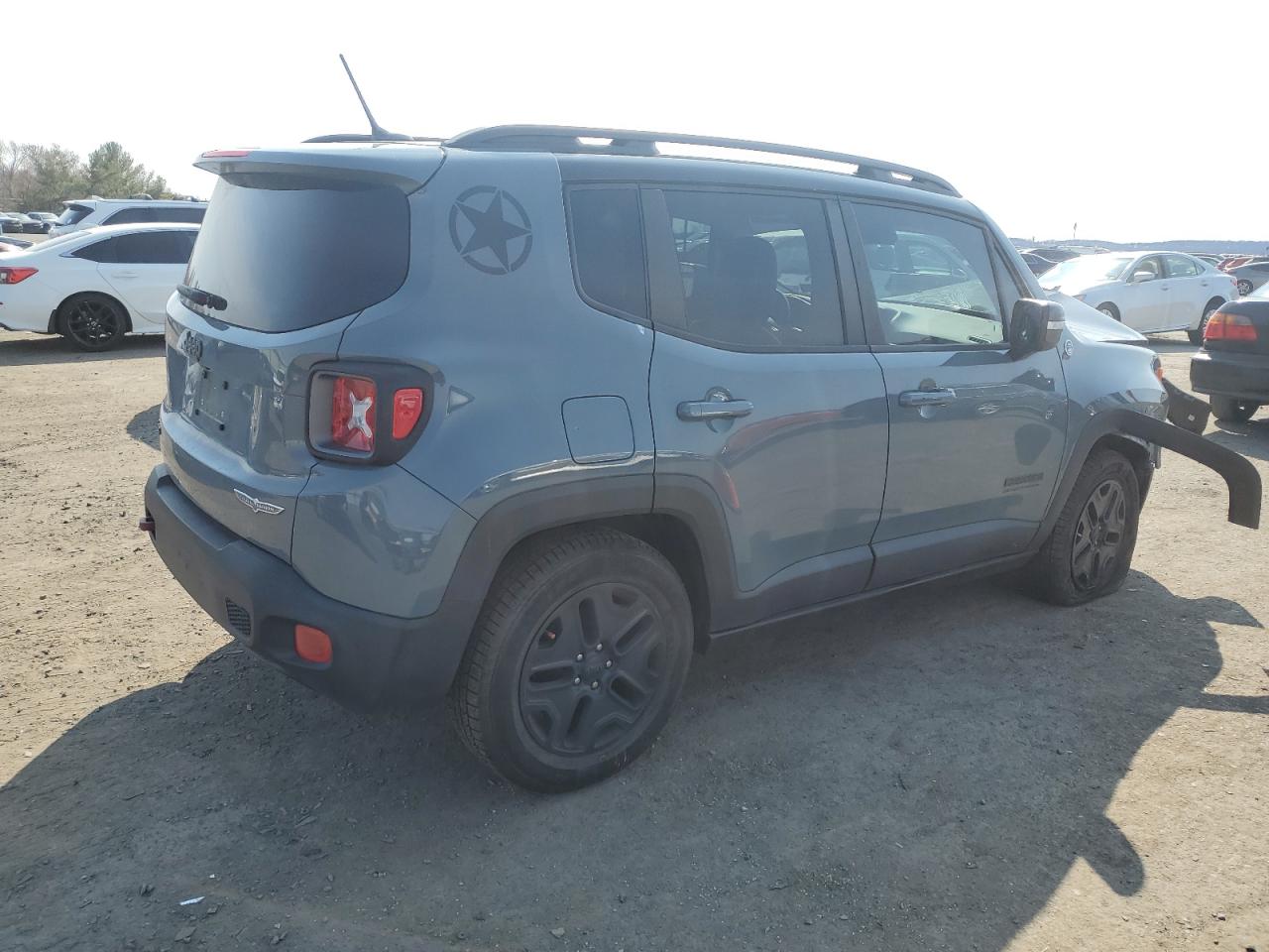 2017 Jeep Renegade - Image 3
