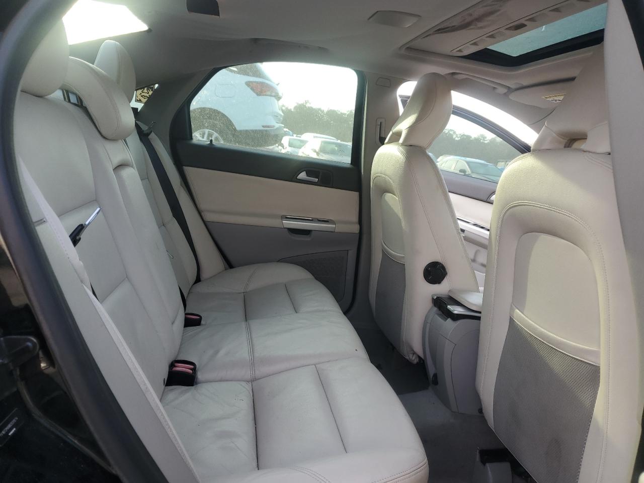 2011 Volvo S40 T5 VIN: YV1672MS8B2531574 Lot: 51044805