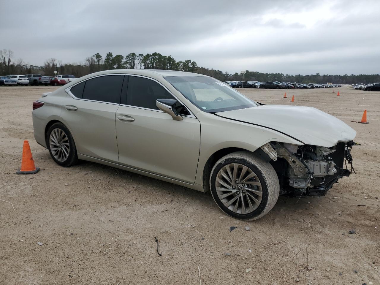 2023 Lexus ES - Image 4