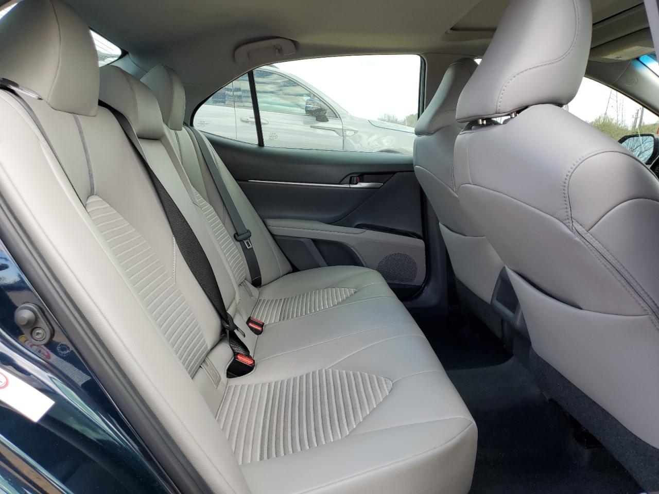 2018 Toyota Camry - Image 10