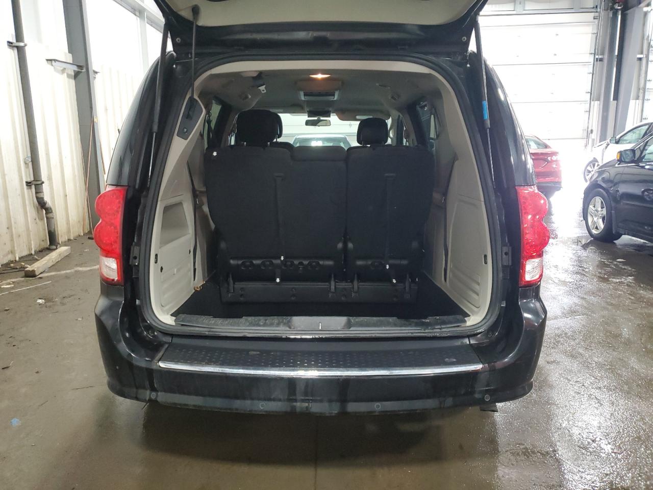 2016 Dodge Caravan - Image 6