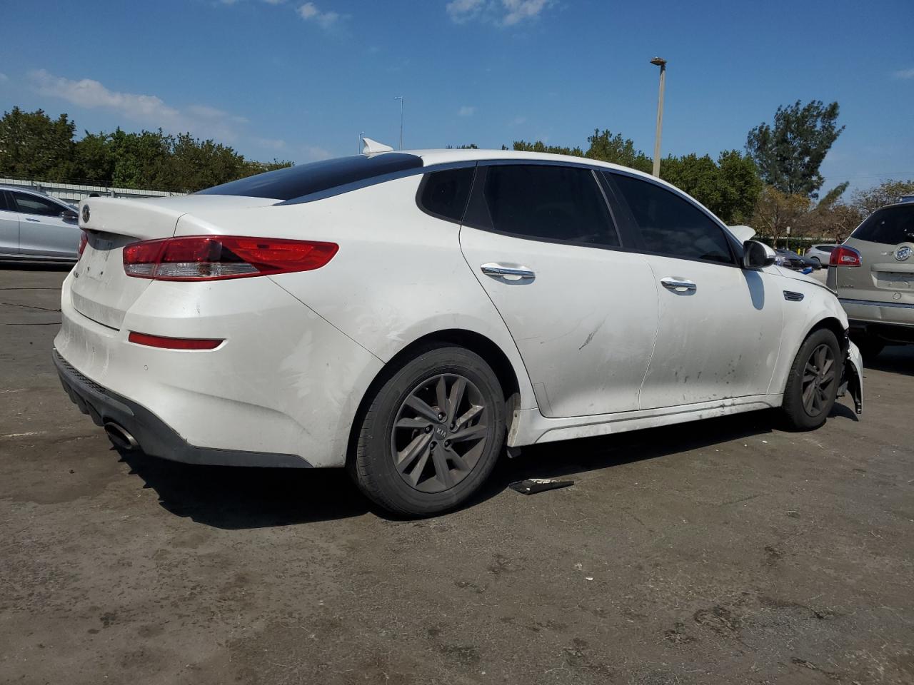 2020 Kia Optima - Image 3