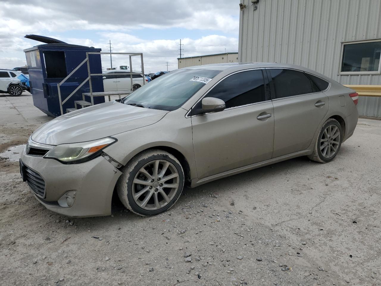 2015 Toyota Avalon - Image 1