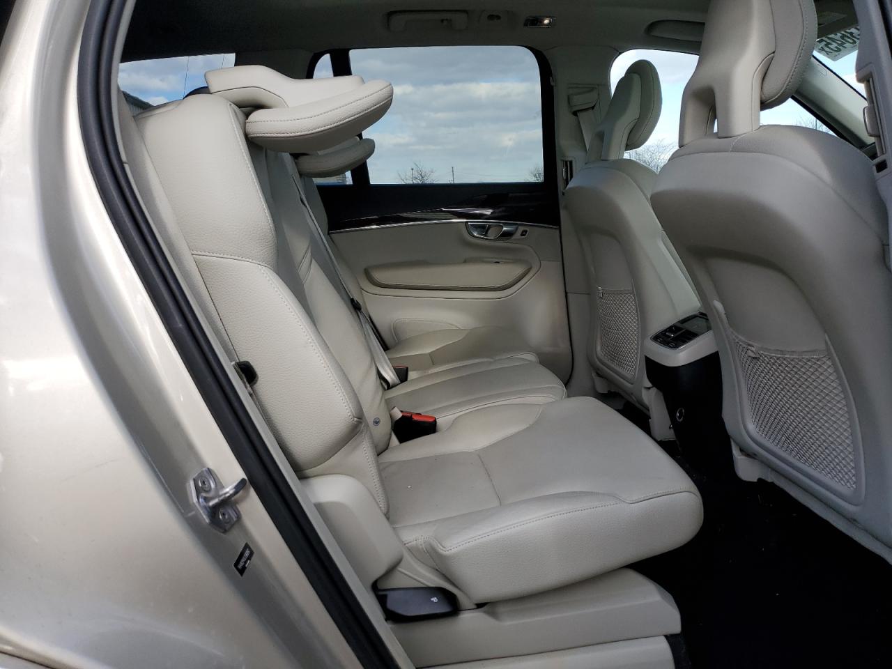 2018 Volvo XC90 - Image 11
