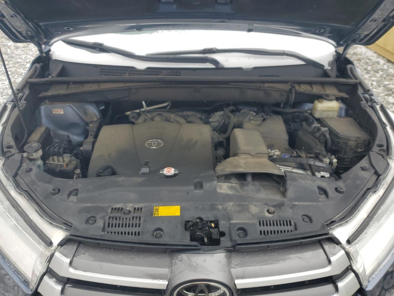 2018 Toyota Highlander - Image 12